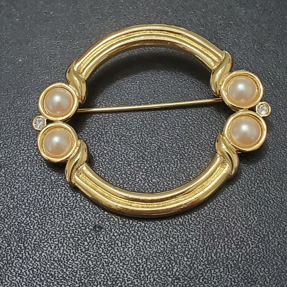 Monet round gold tone faux pearl brooch